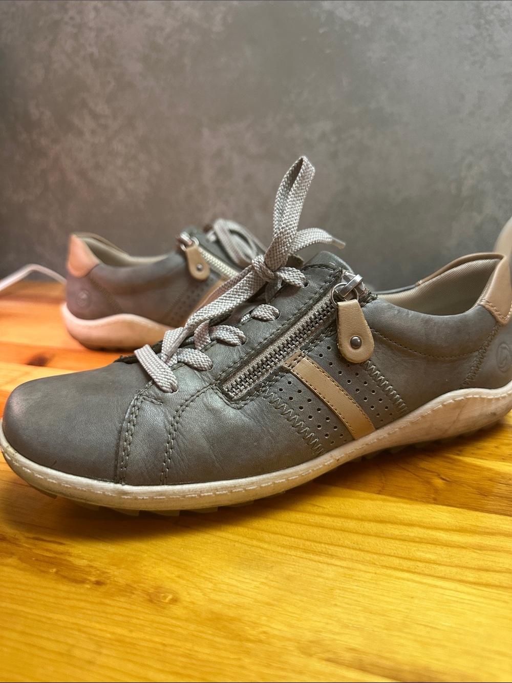 Remonte Gray and Tan Lace-Up Sneakers with Side Zip